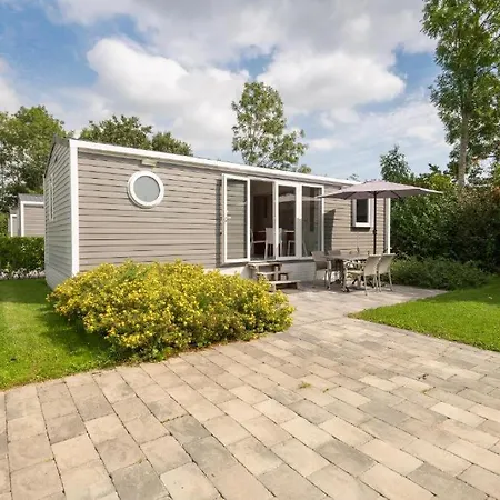 Camping De Uitwijk *